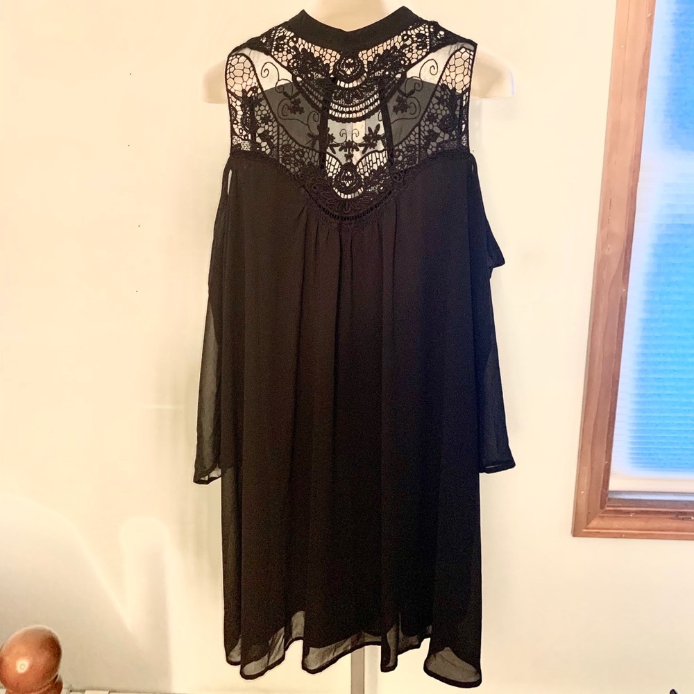 Black High Neck Cold Shoulder Lace Dress